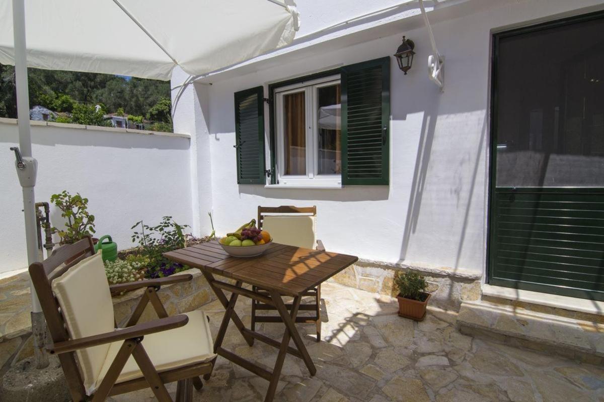 Apartamento Yannis Nest Lákka Exterior foto